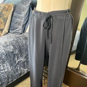 Athleta - SEASOFT MID RISE STRAIGHT CROP - NWOT